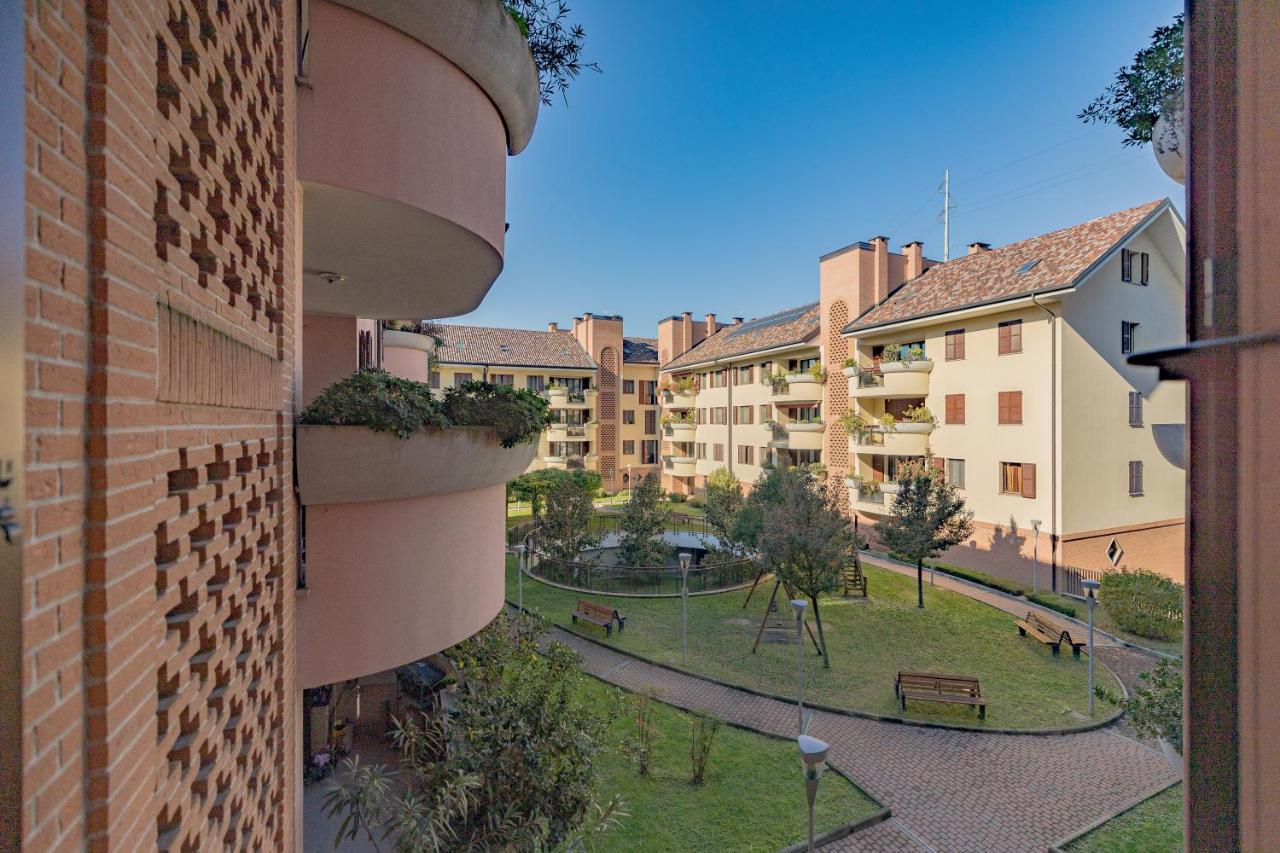 Milan Forum Camelia Guesthouse อาซซาโก ภายนอก รูปภาพ