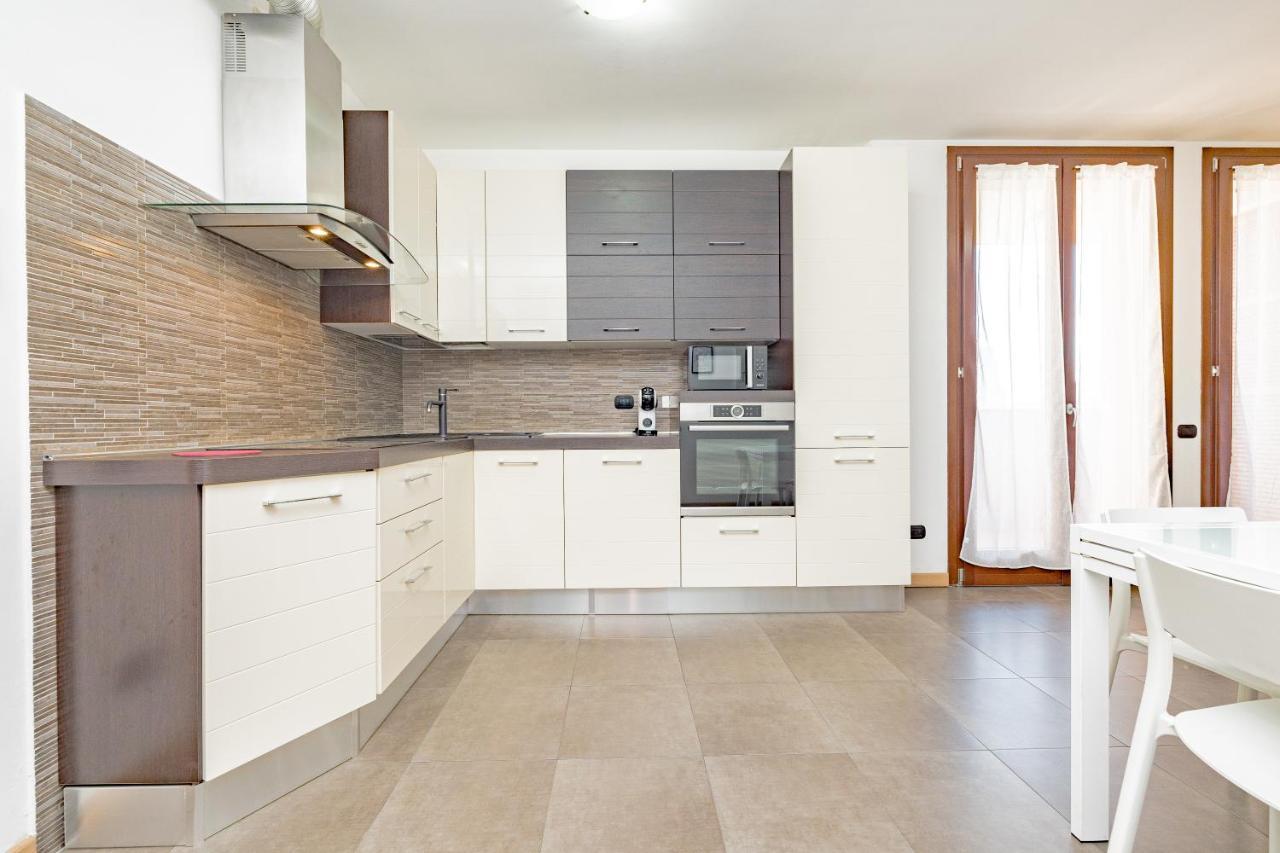 Milan Forum Camelia Guesthouse อาซซาโก ภายนอก รูปภาพ