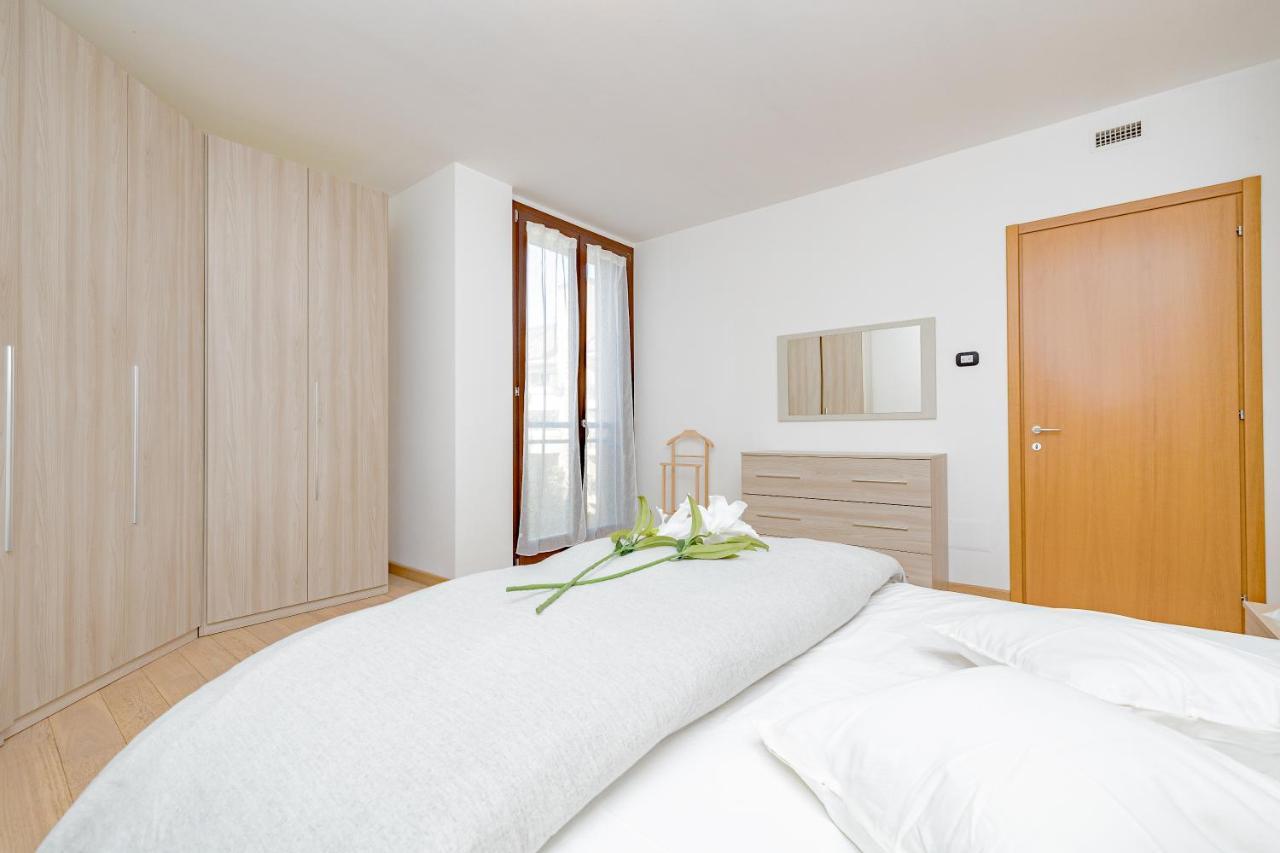 Milan Forum Camelia Guesthouse อาซซาโก ภายนอก รูปภาพ
