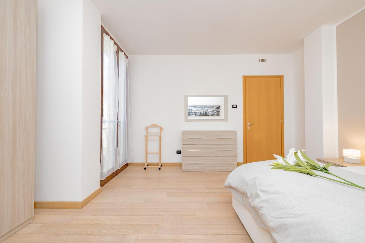 Milan Forum Camelia Guesthouse อาซซาโก ภายนอก รูปภาพ